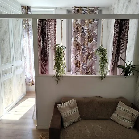 Au Premier Etage Apartment *